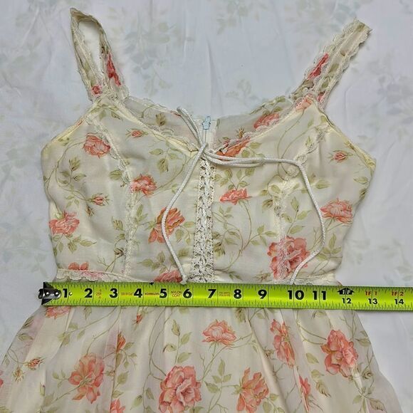 Vintage Gunne Sax Rose bush lace up dress size 5 - Picture 11 of 16